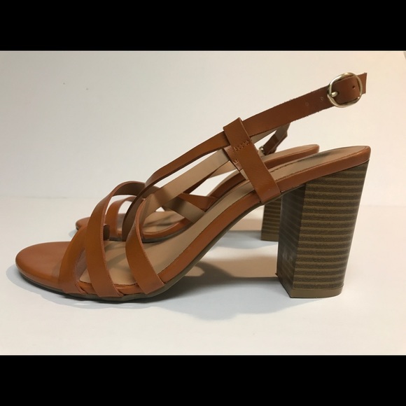Old Navy Shoes - Old Navy Womens Sandal With 3” Heel Shoes Size 7